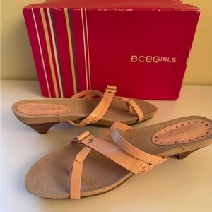 Brand New BCBGirls Vahe Leather Slide Thong Sandals Nude/Beige, 8